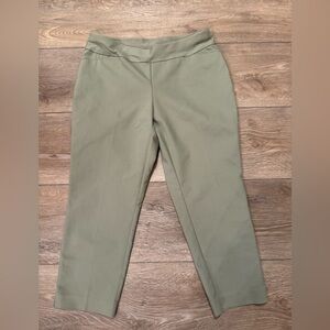 Investments Petites Capris Khaki Green, Size 8P EUC